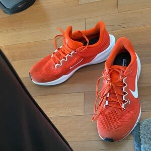 Nike total Orange Running Shoes Pegasus air zoom men’s 10.5